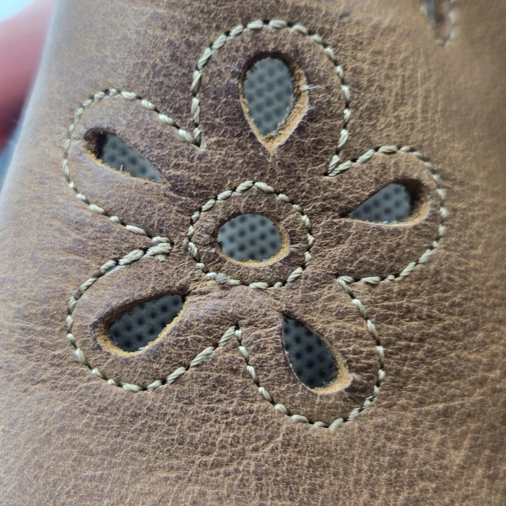 Born Trinity Shoes Girls Size 2.5 Brown Leather Mary Jane Flats BC14256 School